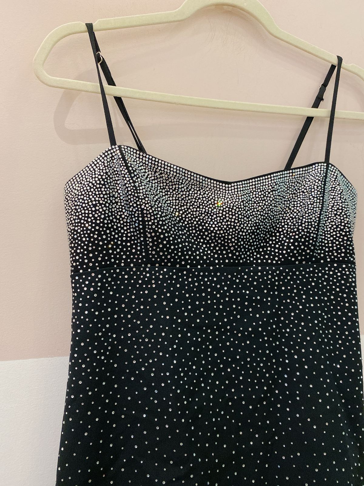 Vestido curto preto brilhos BY NV P